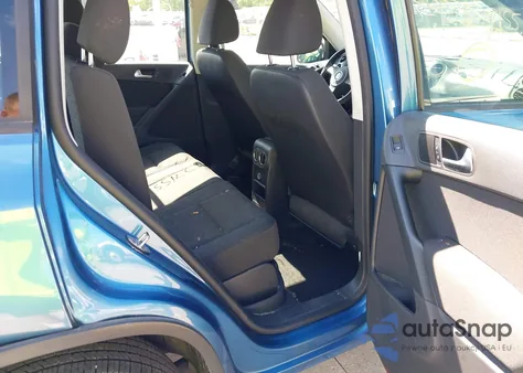 2018 Volkswagen Tiguan Limited 2.0T z USA, uszkodzony, nr VIN WVGBV7AX3JK003751